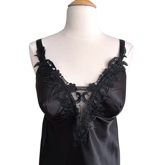Flora by FLORA NIKROOZ Black Satin Stella Chemise Gown and Robe Set Negligee XL - Picture 6 of 16